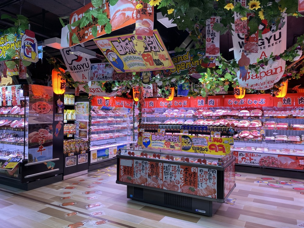 3樓以日本直送蔬果、凍肉、壽司、個人護理為主