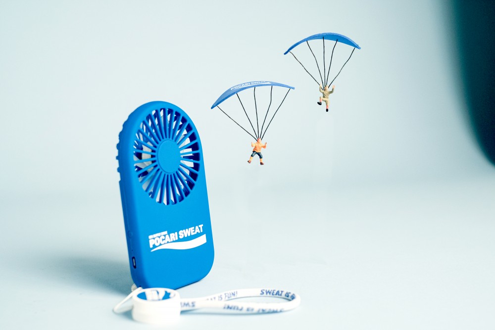 手提風扇。
