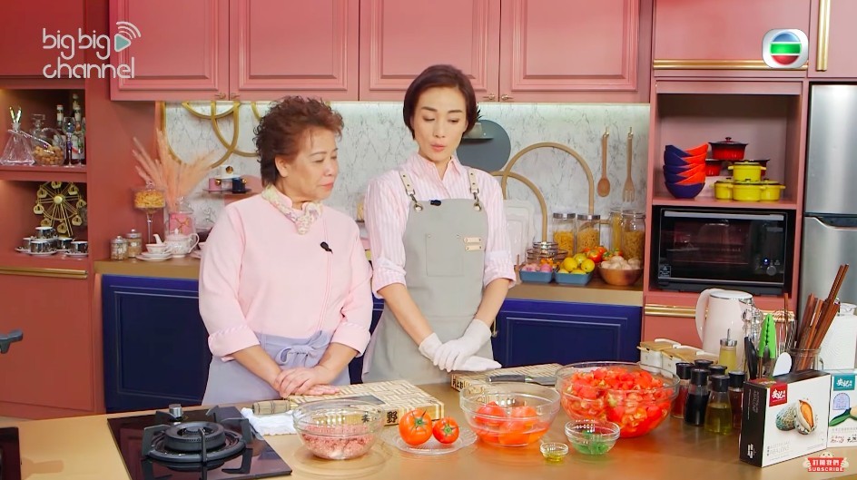 TVB節目《女人必學100道菜》由「女廚王」蕭秀香(三姐)與江美儀主持