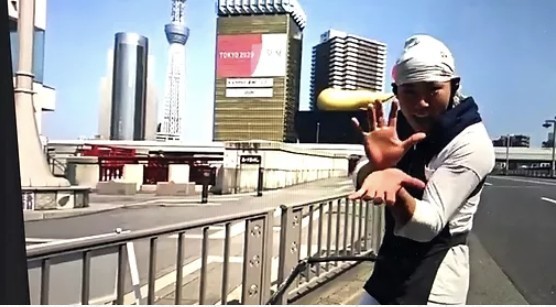 車伕就會喺預約當日嘅出發前 1 小時傳送 ZOOM 嘅網址畀你,你只要 Click 入網址就可以喇!