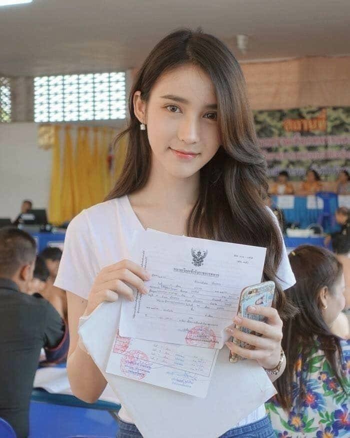 泰國女星Yoshi Rinrada