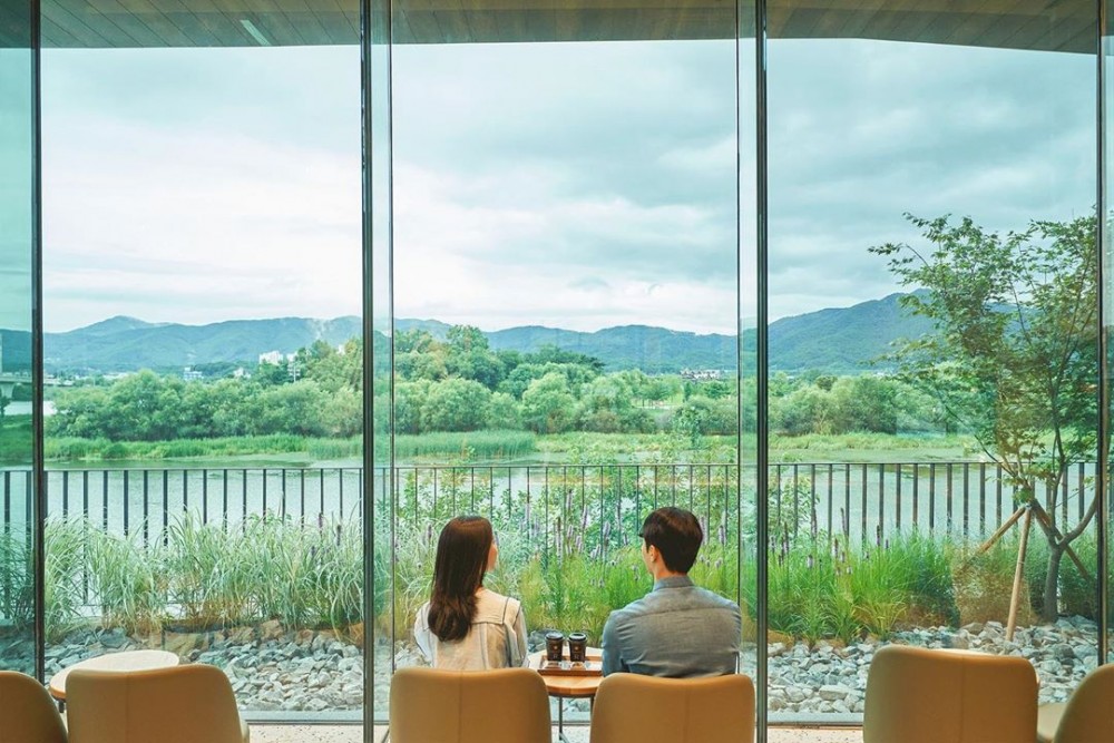 全韓國最大Starbucks新開幕