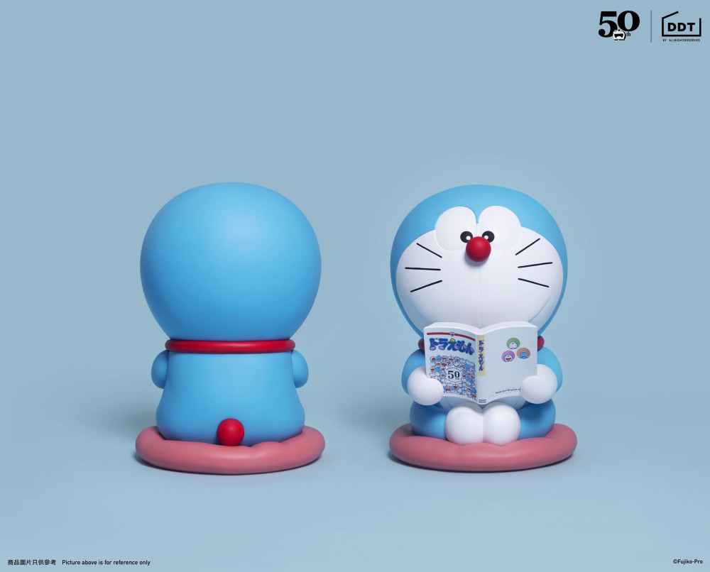 亞洲首發限量1,000枚、38cm高及手持50周年漫畫書的多啦A夢觸控燈