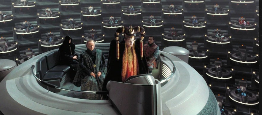 《星球大戰》中嘅銀河議會場景一樣