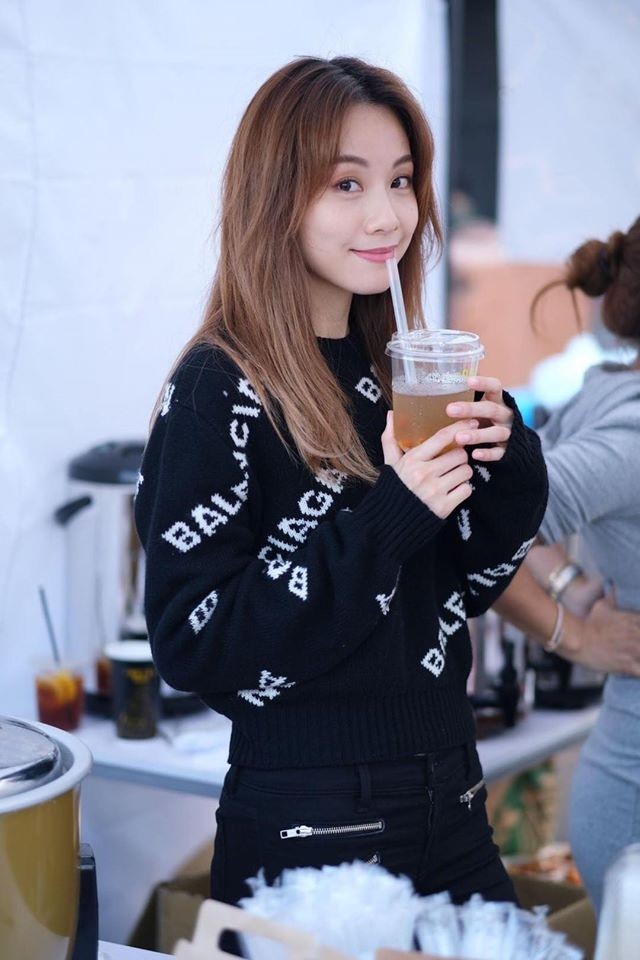Stephy鄧麗欣喺台灣創業,開設茶飲店「一口吖吖 1011 • SIP TEA」。