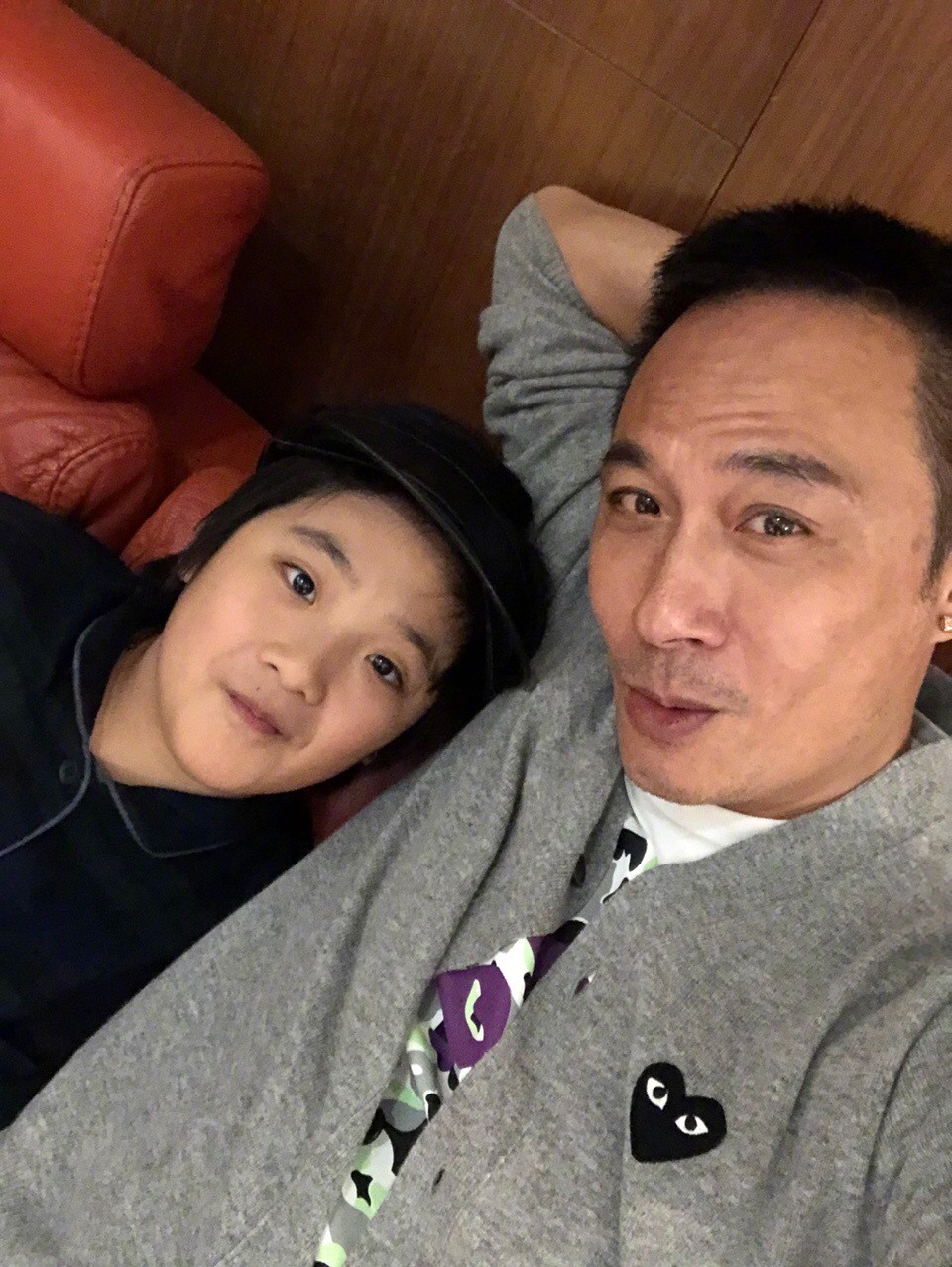 影帝吳鎮宇近年除咗拍戲之外,亦參加內地嘅綜藝節目,更同仔仔Feynman齊上《爸爸去哪兒》。