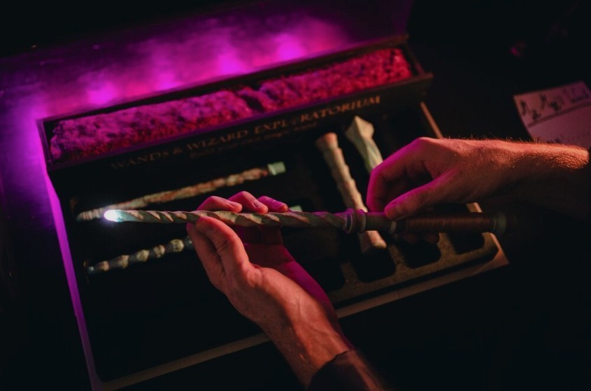 大家可以自選組件，親手製作專屬你獨一無二嘅魔杖