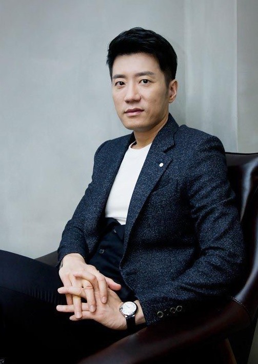 金明民飾演刑法教授「楊鍾勳」
