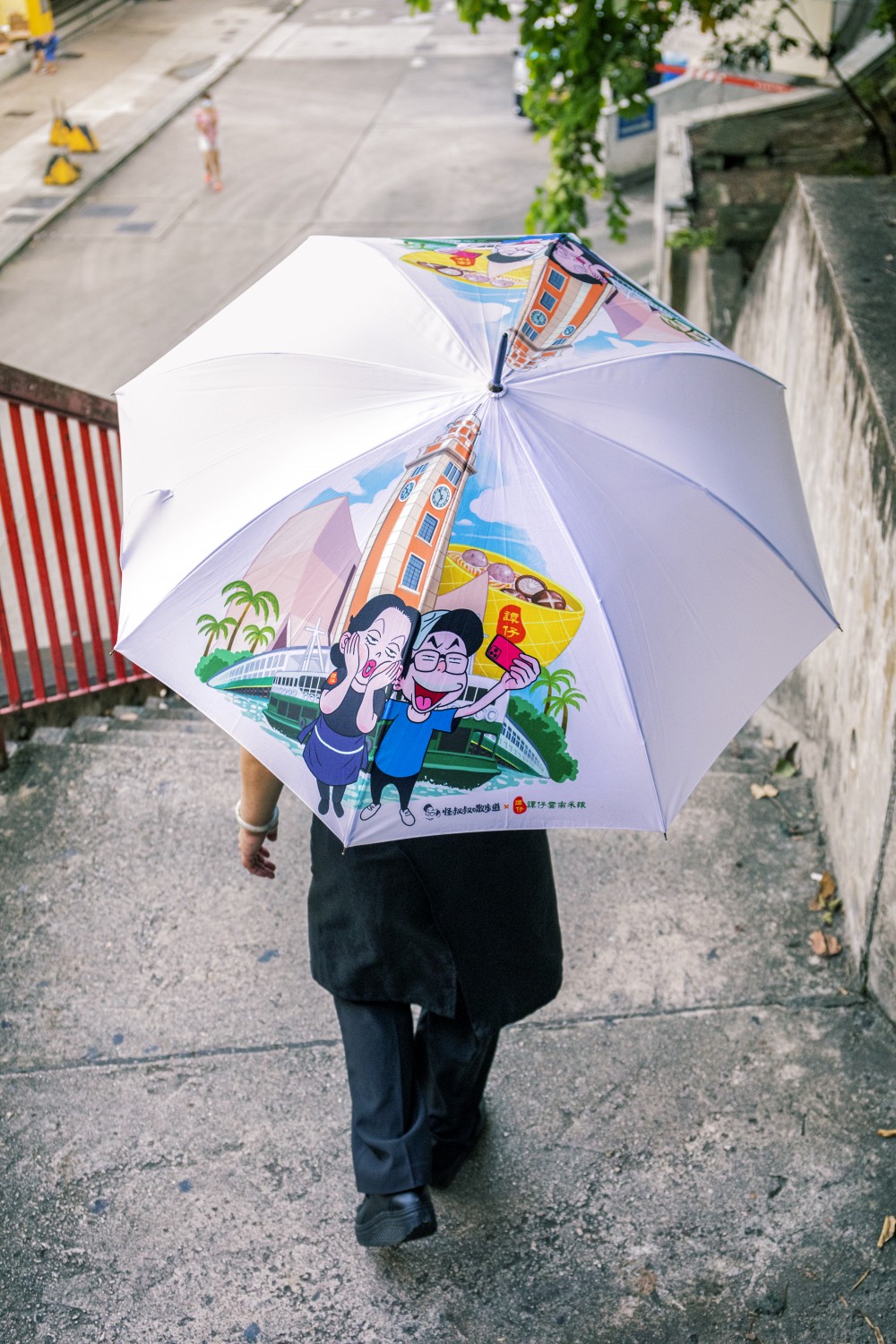 譚仔聯乘本地插畫師推出18款限定「譚仔遮遮