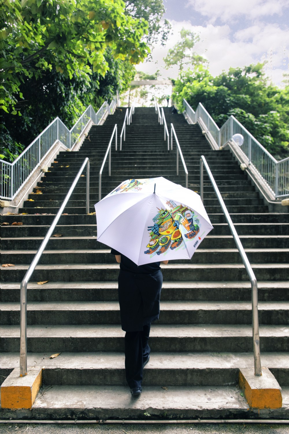 譚仔聯乘本地插畫師推出18款限定「譚仔遮遮