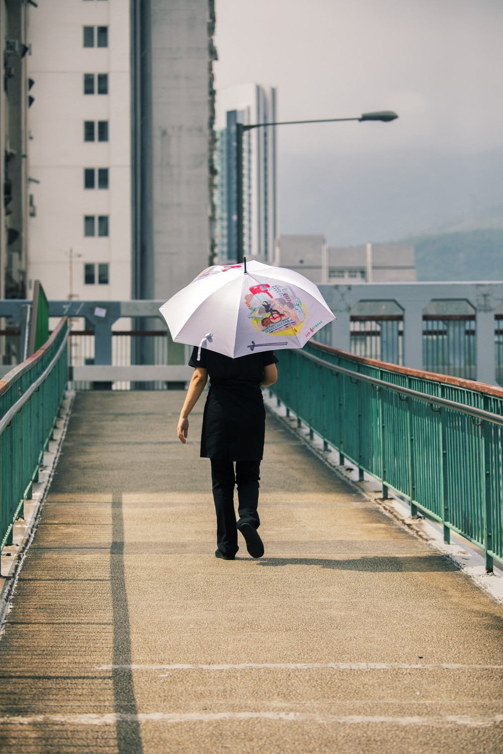 譚仔聯乘本地插畫師推出18款限定「譚仔遮遮