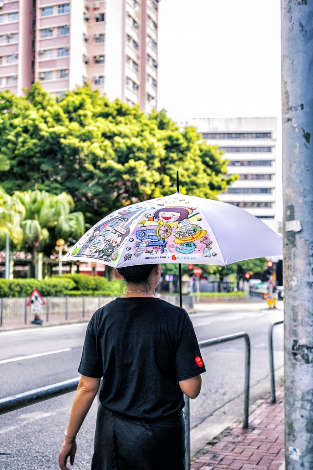 譚仔聯乘本地插畫師推出18款限定「譚仔遮遮