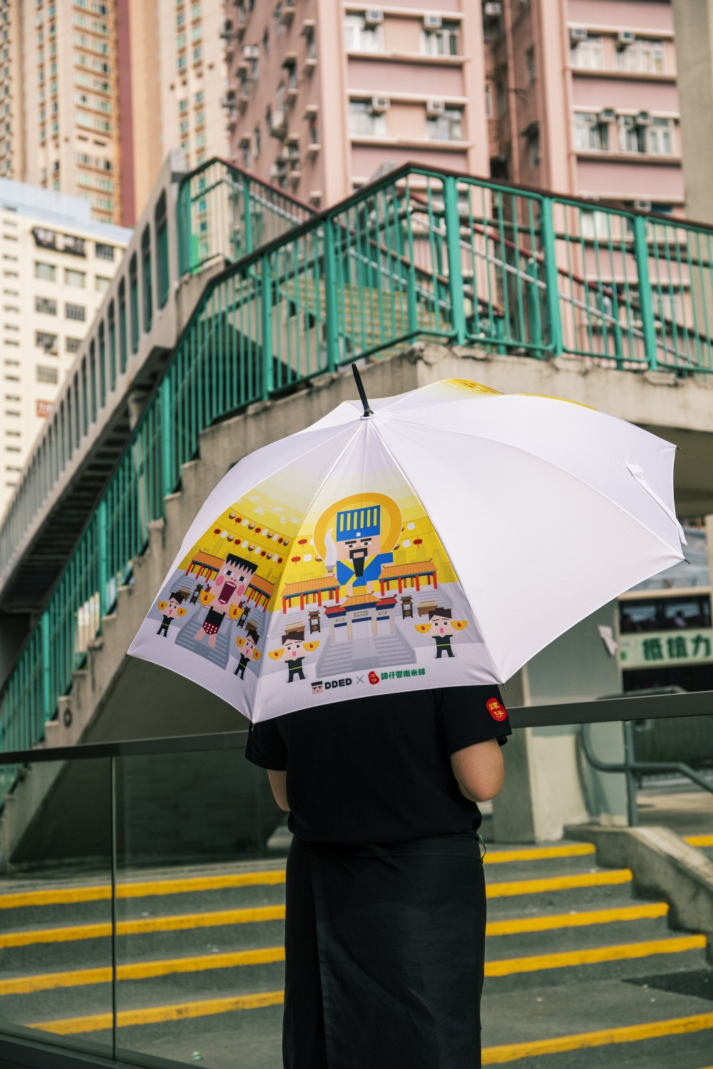 譚仔聯乘本地插畫師推出18款限定「譚仔遮遮