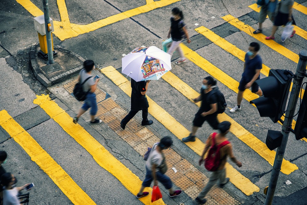 譚仔聯乘本地插畫師推出18款限定「譚仔遮遮