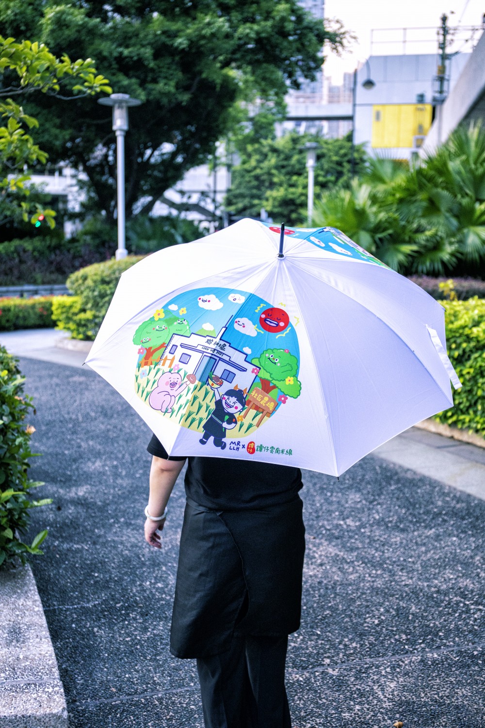 譚仔聯乘本地插畫師推出18款限定「譚仔遮遮