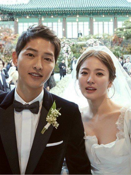 兩人喺 2017 年結婚,可惜喺 2019 年離婚,結束短短唔夠兩年嘅婚姻。