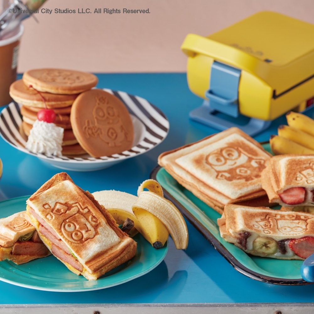 日本家電品牌récolte推出Minions厚燒格子三明治機及迷你鬆餅機。