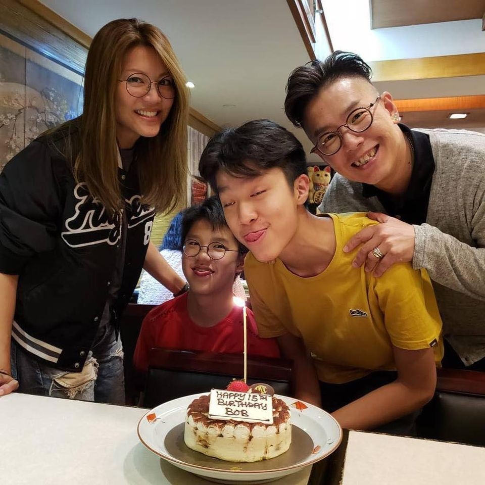 阿Lo喺IG發文指同康子妮從2001年相識，2002年結婚，大家一直真心為呢個家庭付出