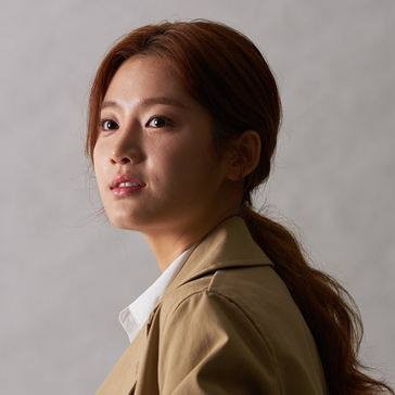 女主角「孔善智」由朴柱炫出演，係一名時事節目作家出身嘅偵探事務所實習生