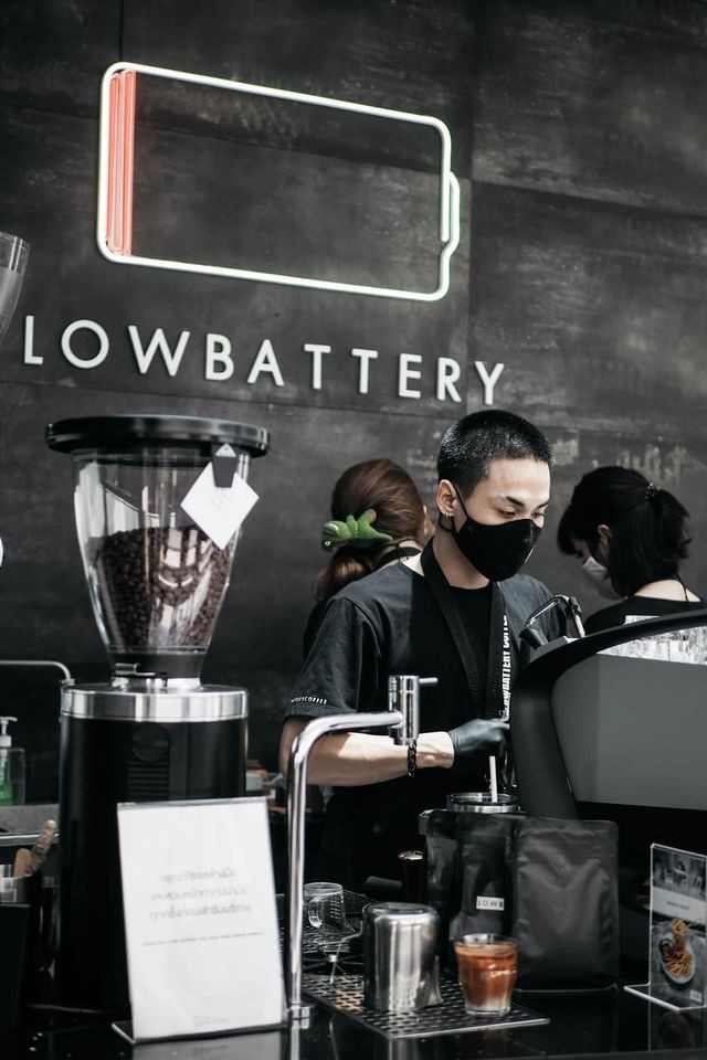 Lowbattery Coffee位於前往野生動物園 Safari World 嘅路上