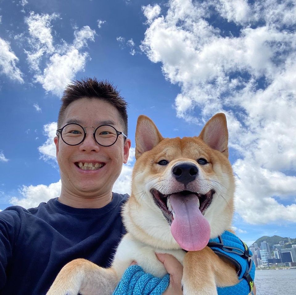 同康子妮結婚前，林曉峰本有一位拍拖12年嘅女朋友，可惜發生意外，不幸毀容。當時林曉峰表示會照顧對方一生一世。