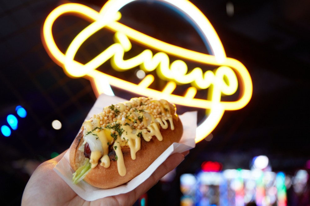 店內設有熱狗店LineUp Hotdog