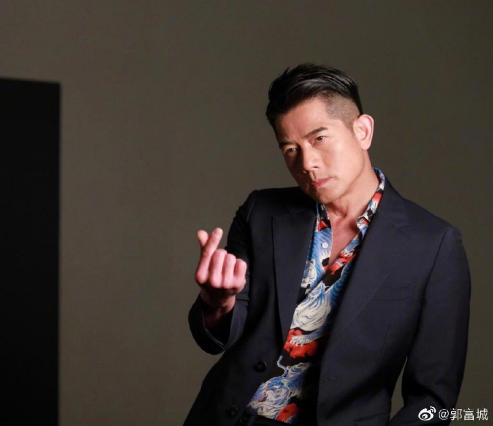 城城出席公開活動時就力撐太太方媛，否認太太參加過天王嫂訓練營，指係不實報道