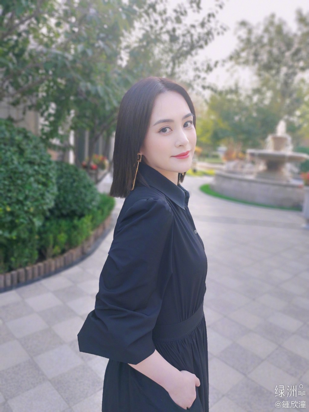 阿嬌受傷一事當日更登上微博熱搜第一位，有唔少網民質疑阿嬌以受傷事件炒作。