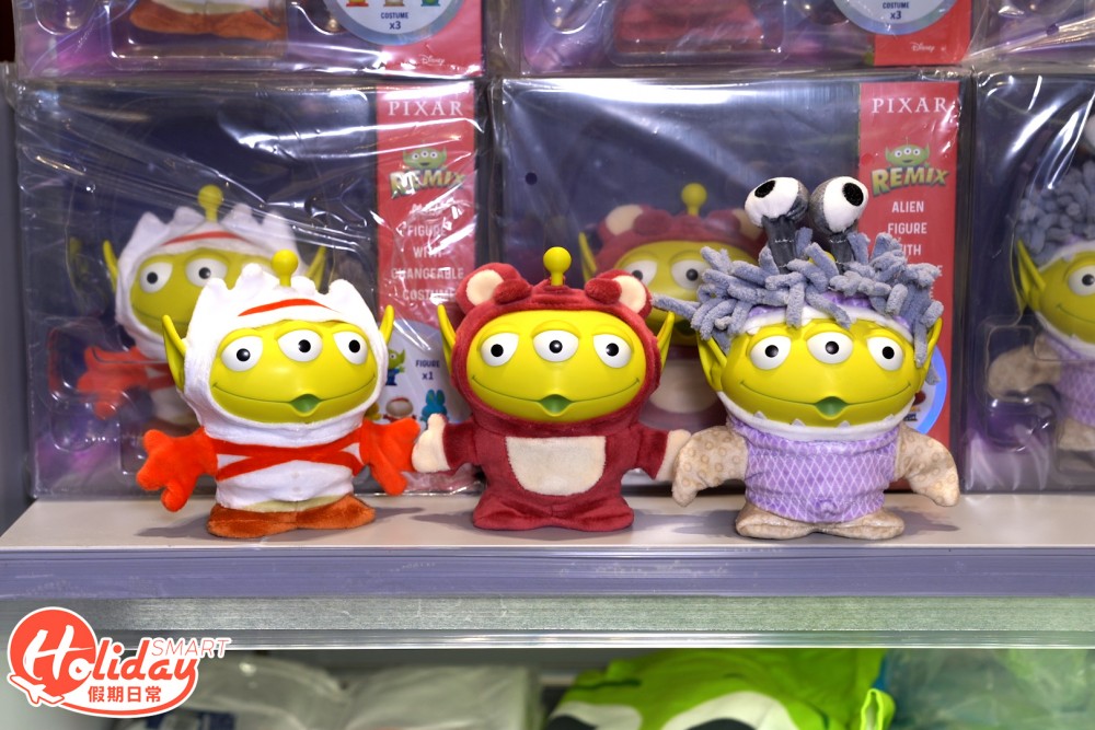 變裝三眼仔可更換衣服。