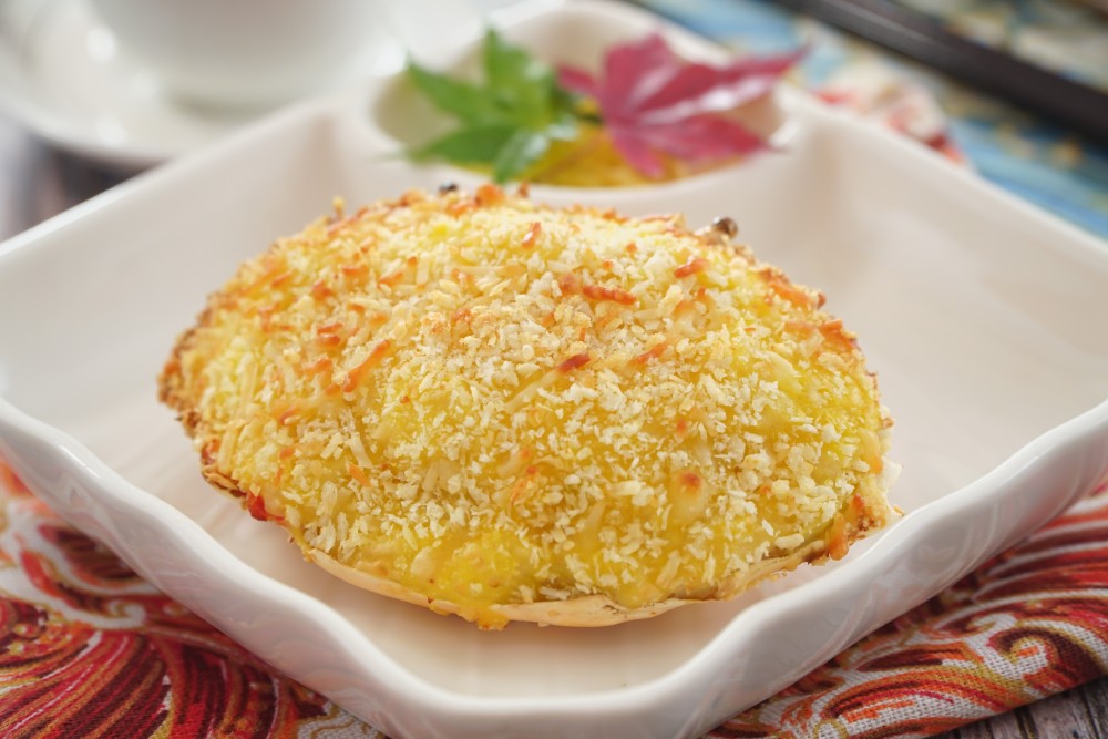 原隻蟹蓋配上濃厚芝士焗製,香口惹味。