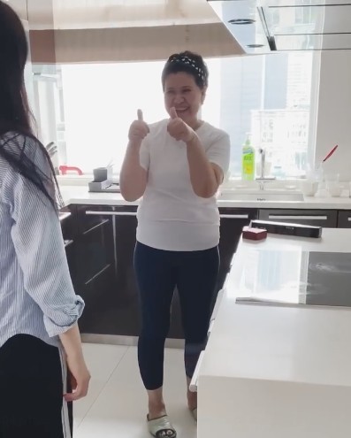 Mary亦表現開心,舉晒大拇指。