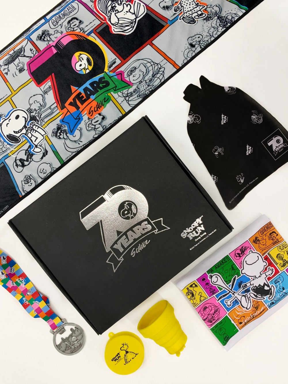 Snoopy跑手包以經典黑燙銀禮盒登場