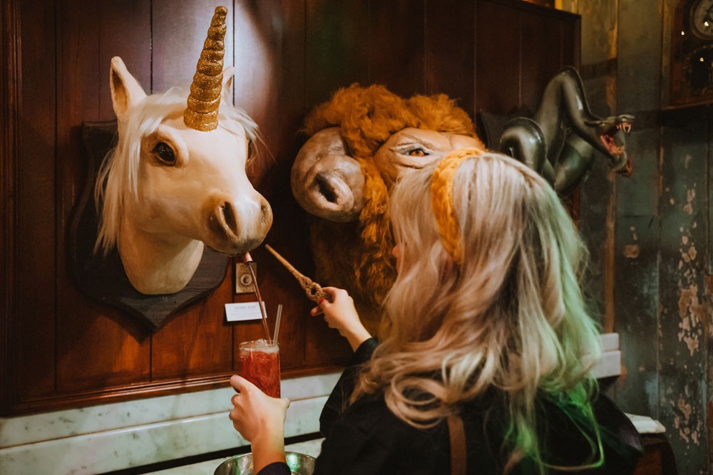 依個魔法體驗館其實係一間魔術主題酒吧「The Cauldron」嚟