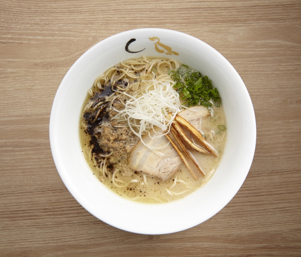 煙熏黑椒豚骨拉麵