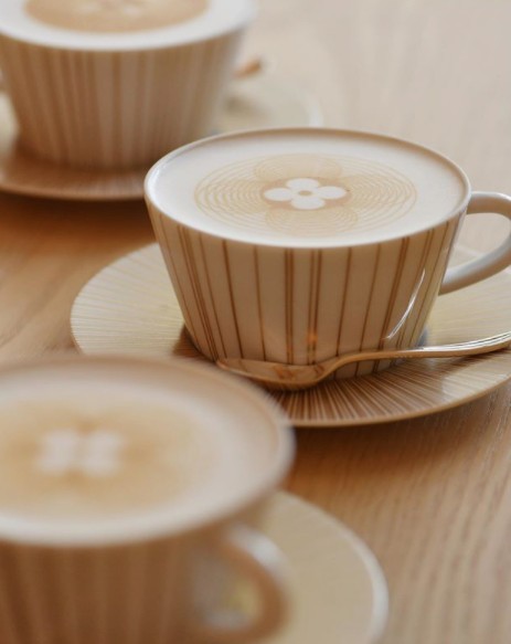 咖啡當然唔少得 LV 圖案拉花。