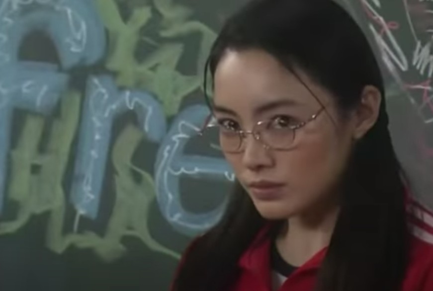 女主角仲間由紀惠喺造型上都係高度還原原著角色,孖辮、紅色運動服,圓框眼鏡,真係同原著冇分別!