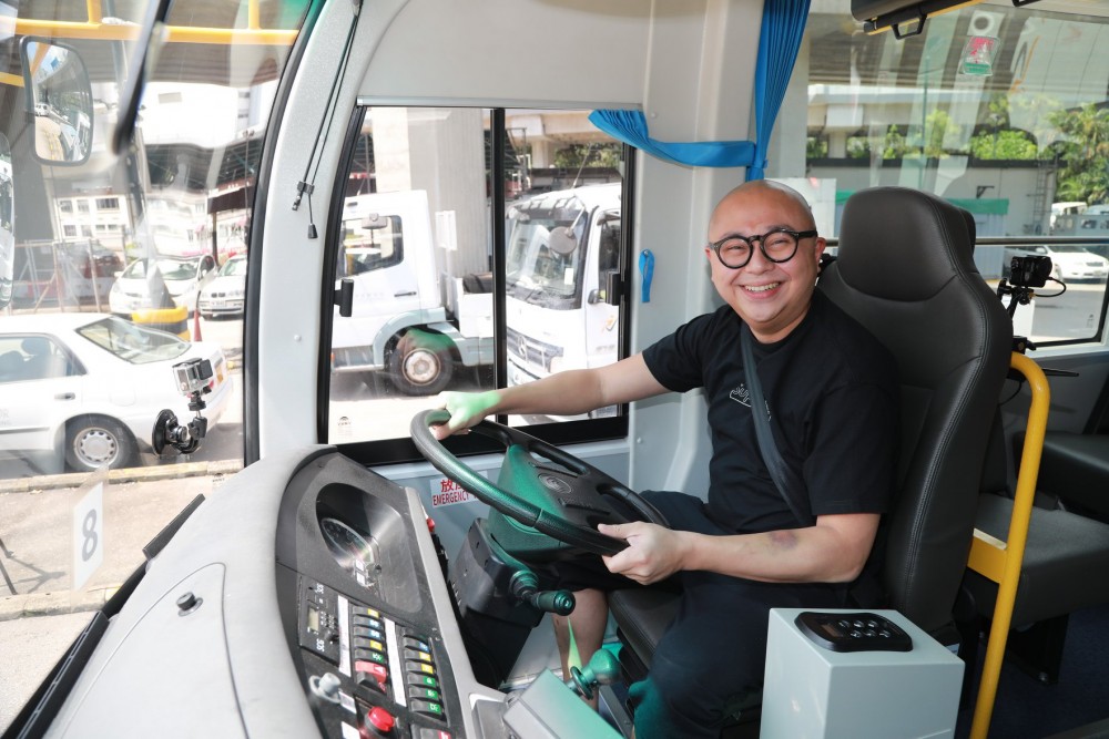 阿bob做車長真係「零違和感」