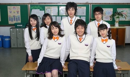 李敏鎬喺2006年憑住《秘密的校園》出道