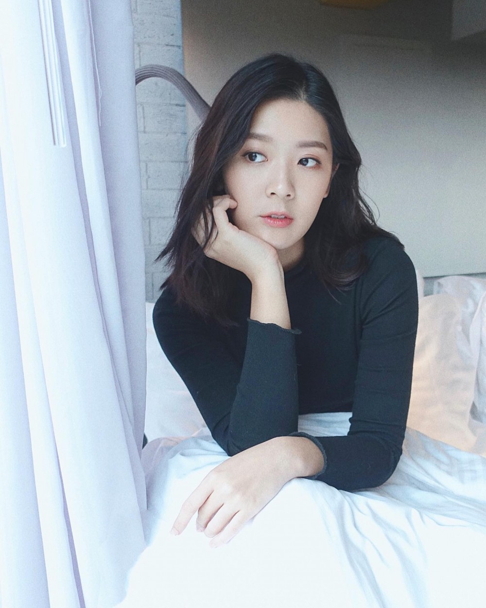 余香凝之前接受訪問時指自己仍然係單身,又話希望可以喺30歲前生BB。