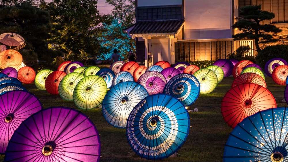 和風紙傘燈陣真係超級靚啊！