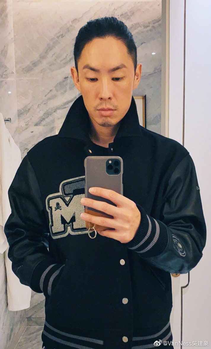 吳建豪就歌壇影視雙發展。