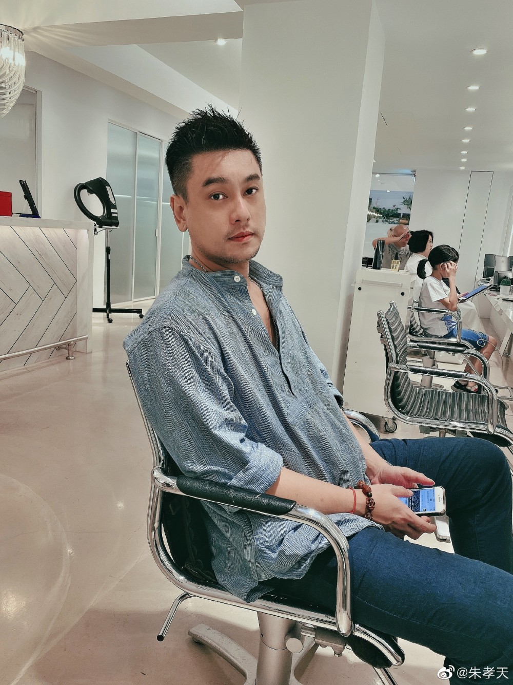 朱孝天主要都係喺戲劇方面發展。