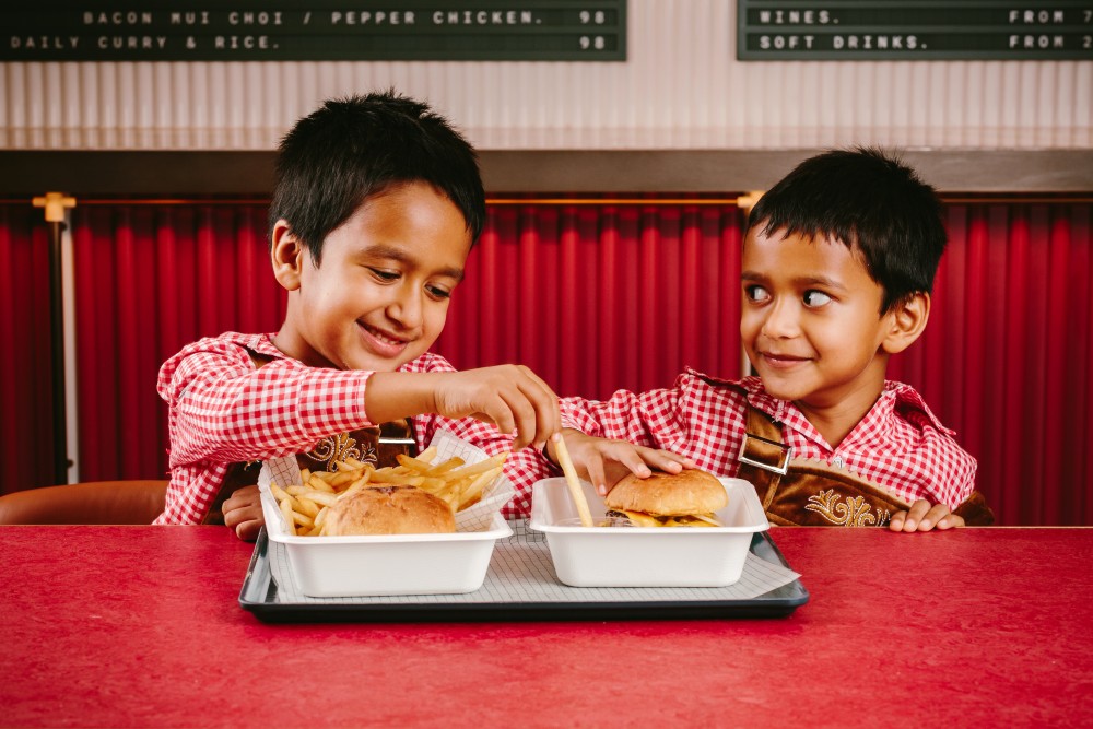 BaseHall 嘅 8 間餐廳會為啤酒節準備德國風味小食。
