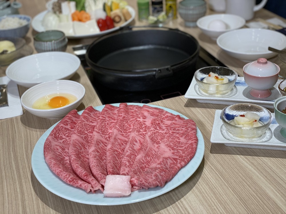 日本九州鹿兒島自家農場直送的A5和牛「野崎牛」
