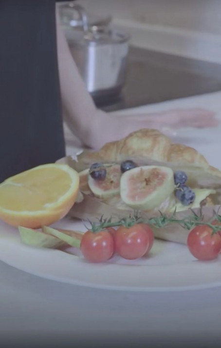 網民大彈阿嬌廚藝,指「3歲細路都識整」、「睇到好尷尬」