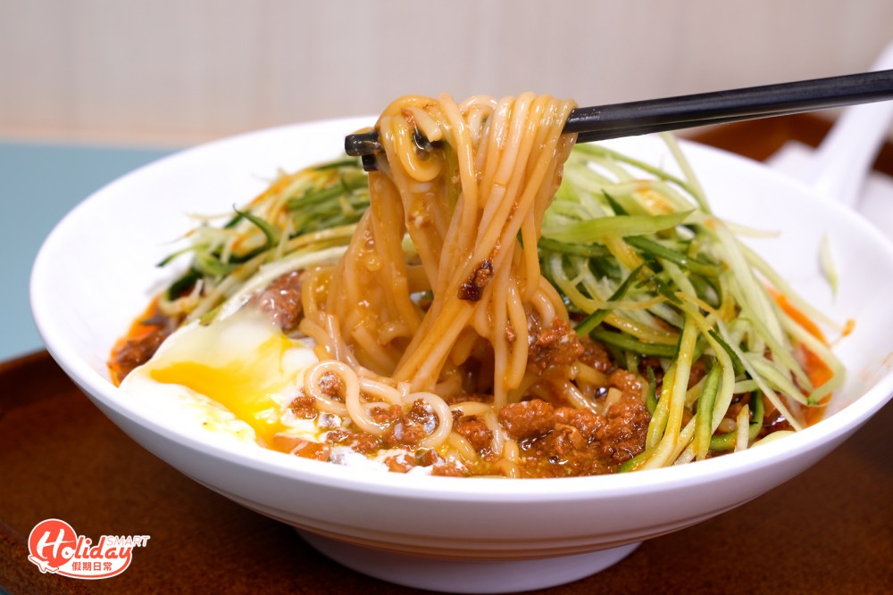 新加坡肉醬以豬肉碎製成，鹹香突出。