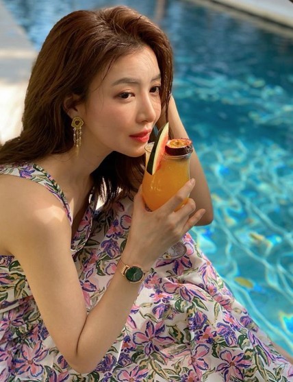 尹世雅飾演嘅「皮勝熙」係女生宿舍舍監，擁有絕對權力。