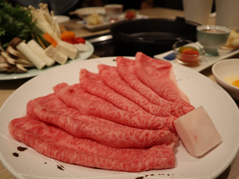 日本九州鹿兒島自家農場直送的A5和牛「野崎牛」