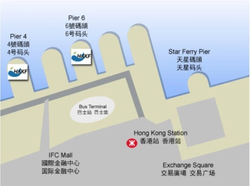 開往坪洲的港九小輪由中環碼頭開出