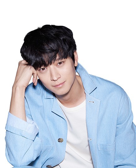 姜棟元今年 39 歲，係韓國「四大公共財產」之一。